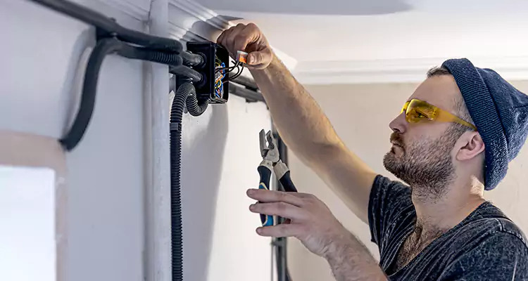 Garage Door Opener Cable Repair in Bayshore Gardens, FL