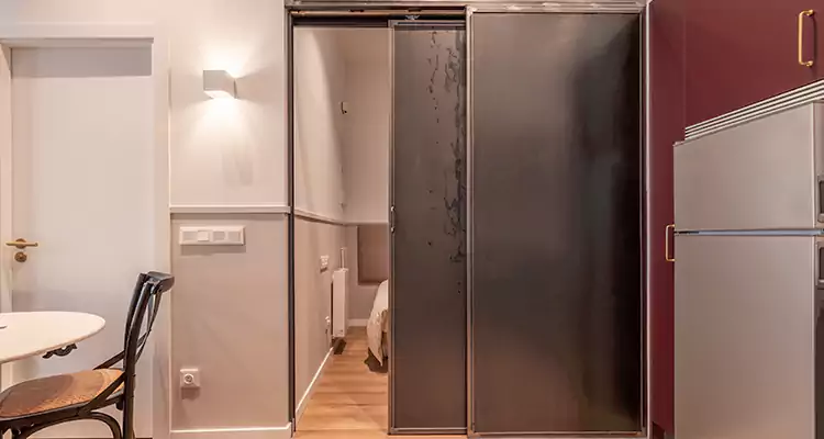 We Fix Closet Sliding Door in Bayshore Gardens, FL