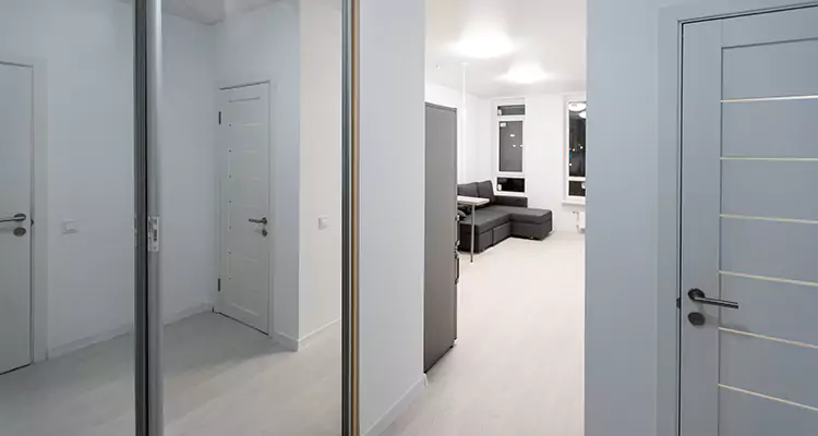Modern Mirrored Closet Doors Repair in Bayshore Gardens, FL