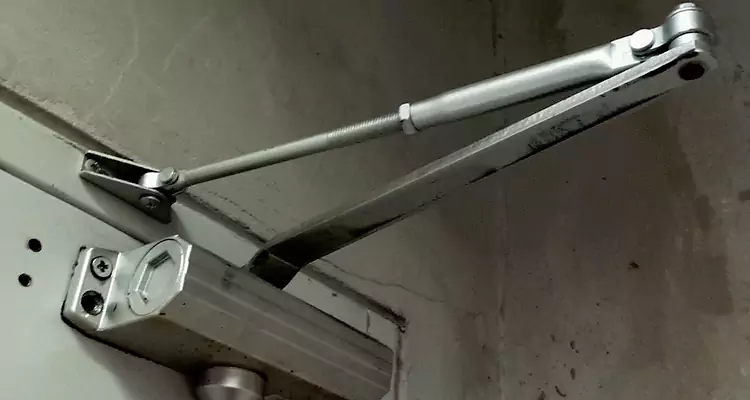 Door Closer Oil Leak Repair in Bayshore Gardens, FL