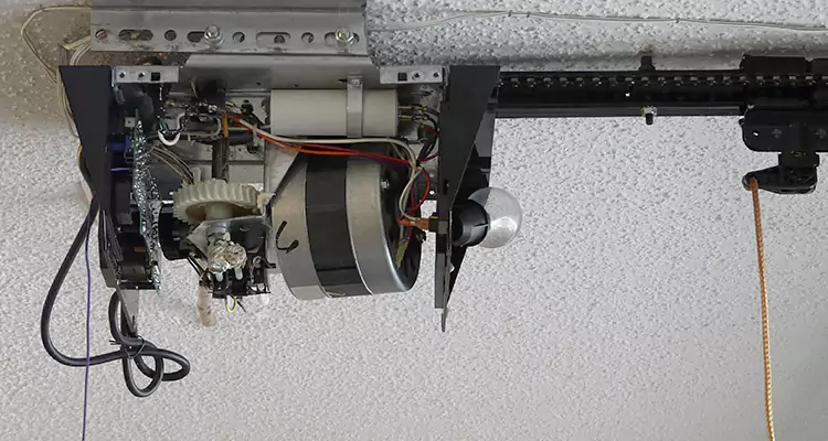 Garage Door Motor Replacement in Bayshore Gardens, FL