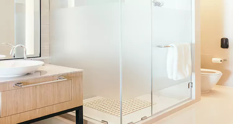 Expert Shower Door Fix and Repair in Bayshore Gardens, FL