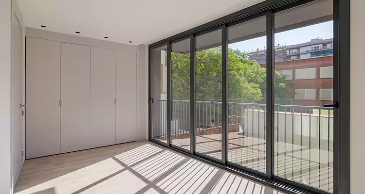 Fix Sliding Screen Door Track in Bayshore Gardens, FL